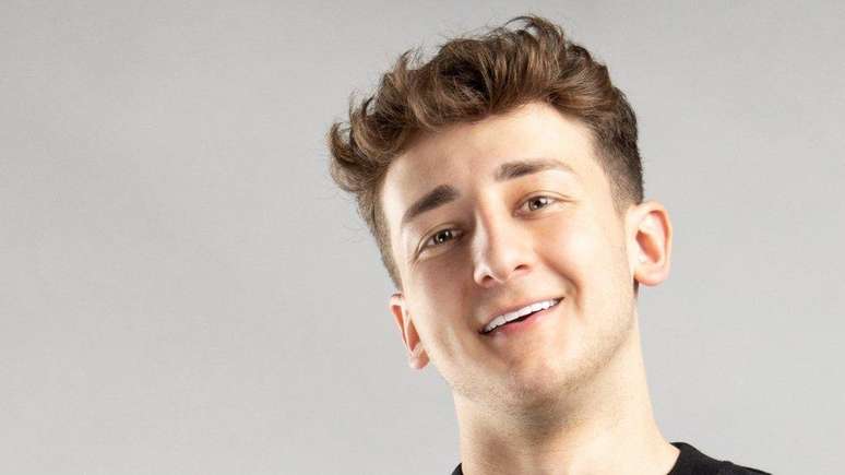 Influenciador Brandon B diz que aplicativos de manipula&ccedil;&atilde;o de imagens podem aumentar a confian&ccedil;a de algumas pessoas