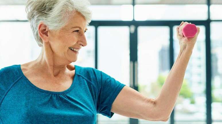 The dumbbell lower has a greater cross-education effect than other types of muscle contractions The dumbbell lower has a greater cross-education effect than other types of muscle contractions