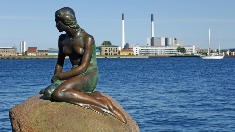 Estátua de Ariel em Copenhague, na Dinamarca.