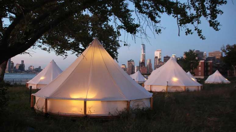 Visitantes agora podem acampar em Governors Island com vista para Estátua da Liberdade e para arranha-céus de Manhattan