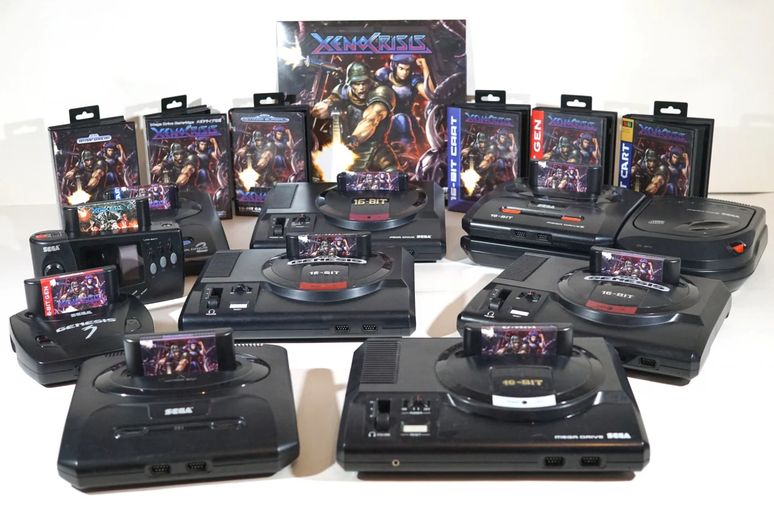 Financiado pela comunidade, Xeno Crisis teve até capas variantes para cada região do Mega Drive
