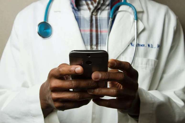 WHO urges caution in using generative AI like ChatGPT in medicine (Image: National Cancer Institute/Unsplash) WHO urges caution in using generative AI like ChatGPT in medicine (Image: National Cancer Institute/Unsplash)