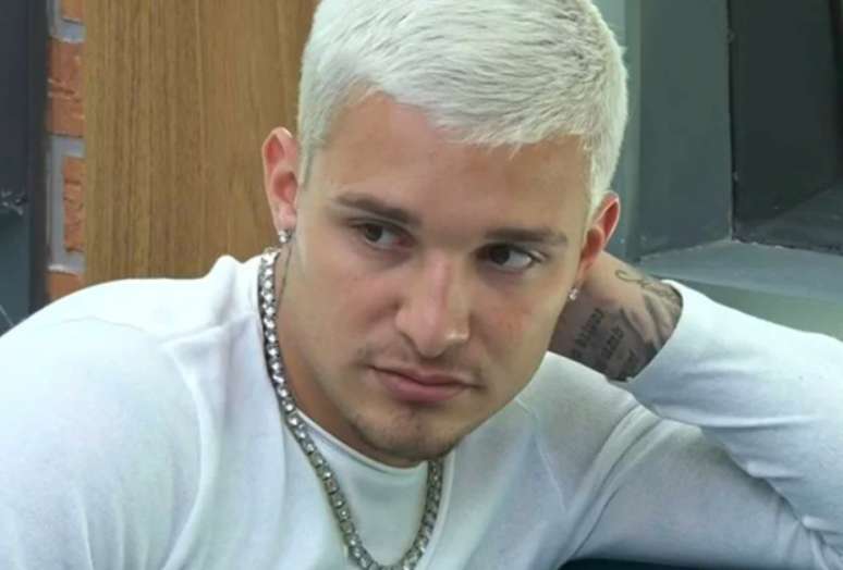 The justice orders MC Gui to pay the costs of the action after he claims he has no money