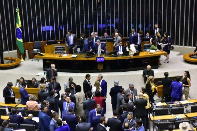 Deputados aprovaram urgência para projeto do novo arcabouço fiscal nesta quarta-feira, 17