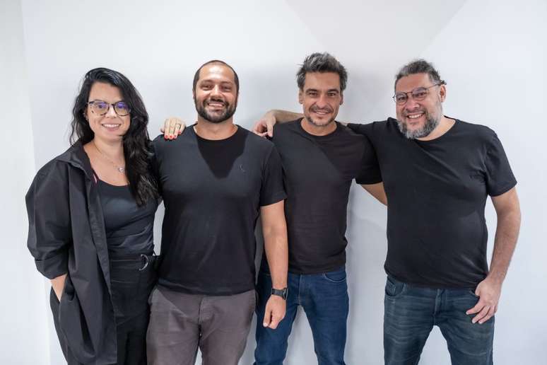 Fundadores da uMode: Juliana Esteves, João Risoleo, Sandro de Oliveira Costa e Saulo Arruda Coelho