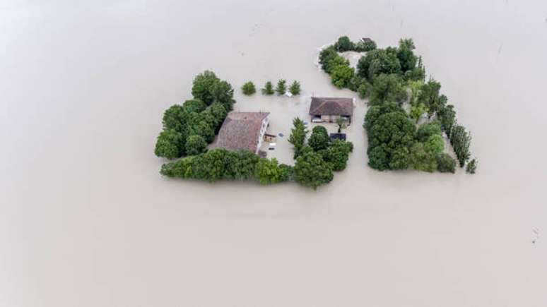 Casa inundada por enchente em Budrio, na Emila-Romagna