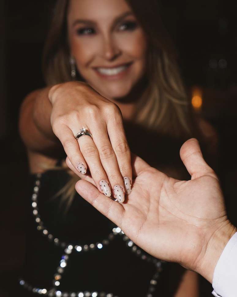 Find out how Carla Diaz’s engagement ring became a police case