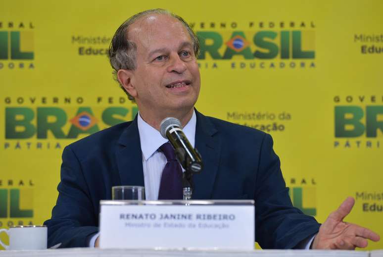 Renato Janine Ribeiro foi Ministro da Educação em 2015, no governo de Dilma Rousseff, durante cinco meses.