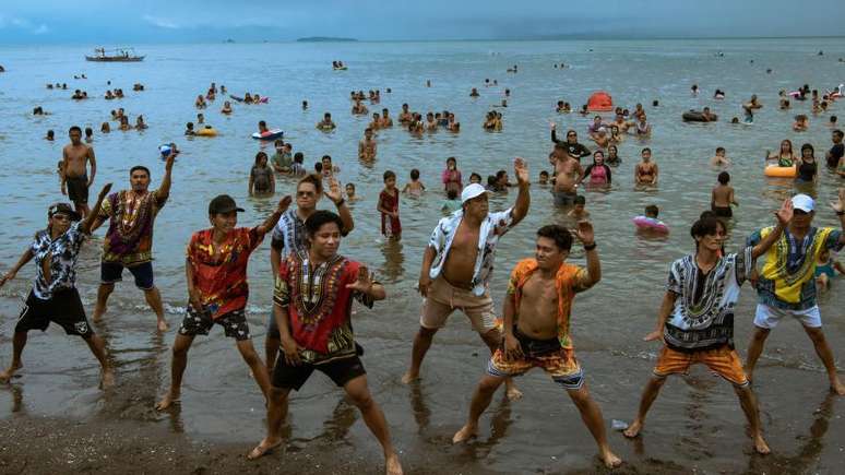 Brasileira diz que jeito dos filipinos se assemelha com o dos brasileiros