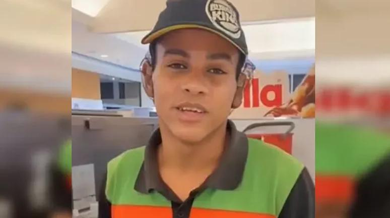 Funcionário do Burger King diz ter urinado na roupa por não poder