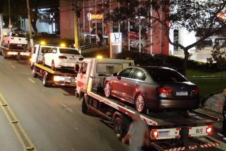 Operação policial em São Paulo autuou veículos que participavam de rachas