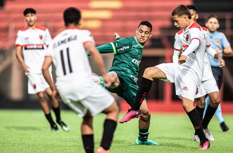 Palmeiras draws with Flamengo-SP and remains unbeaten in Paulista under 15;  defeated the under 17 team