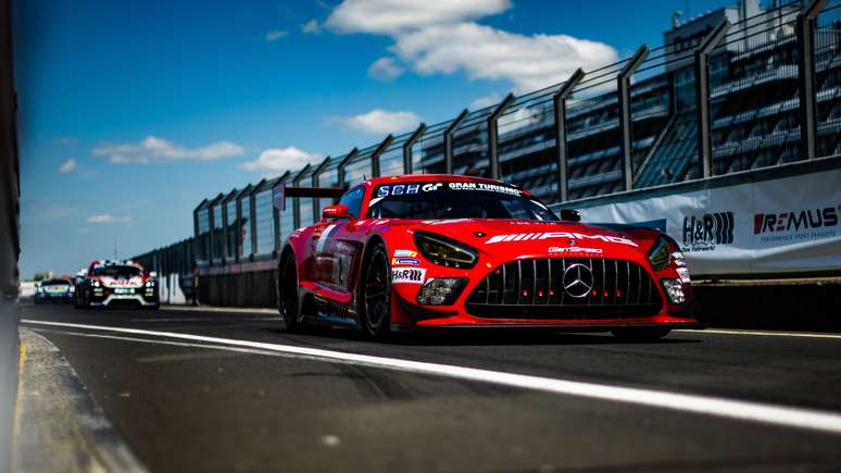 Mercedes AMG GT3 Evo durante as 24 Horas de Nurburgring de 2023 