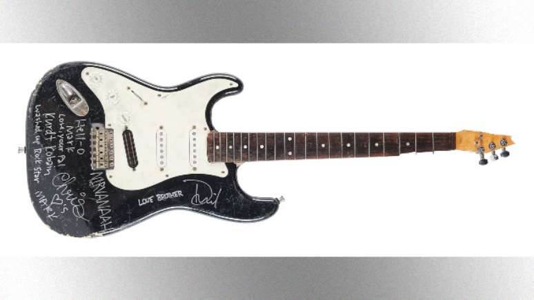 Guitarra de Kurt Cobain foi leiloada