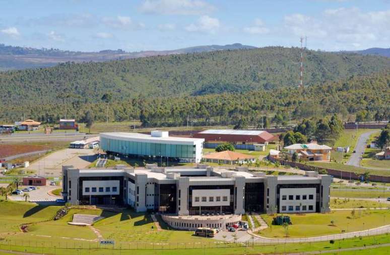 Campus da FDC em Minas Gerais; institui&ccedil;&atilde;o aparece em 7&ordm; lugar no ranking das melhores escolas de neg&oacute;cios do mundo do Financial Times.