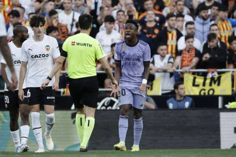 Vini Jr comentou os recorrentes casos de racismo que tem sofrido no futebol espanhol