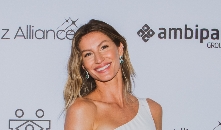 Gisele Bündchen comandou, neste sábado (20), a primeira edição de Gala do Fundo Luz Alliance.