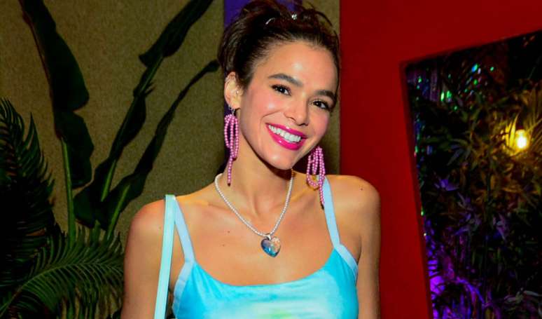 Fantasia de Bruna Marquezine em festa de Giovanna Lancellotti dividiu opiniões na web.