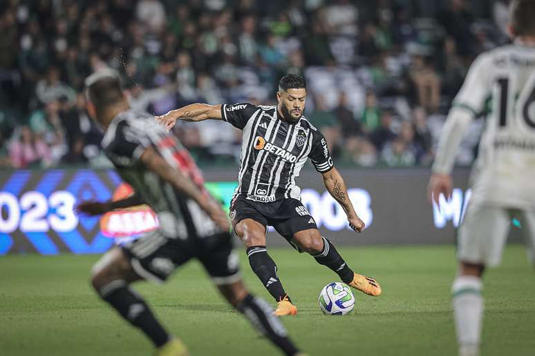 Fuh on X: O escanteio sai, mas o juiz termina o jogo sem deixar