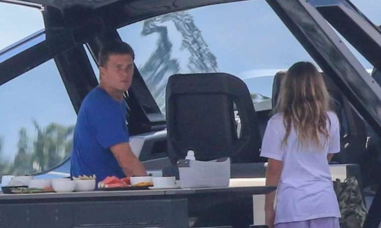 Tom Brady e Vivian no barco