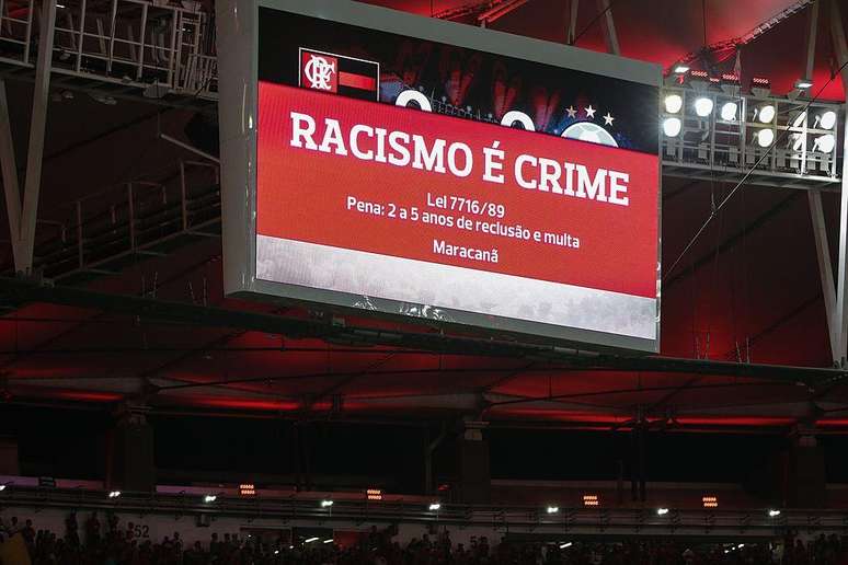 A&ccedil;&atilde;o contra o racismo em jogo do Flamengo e Gr&ecirc;mio em 2014