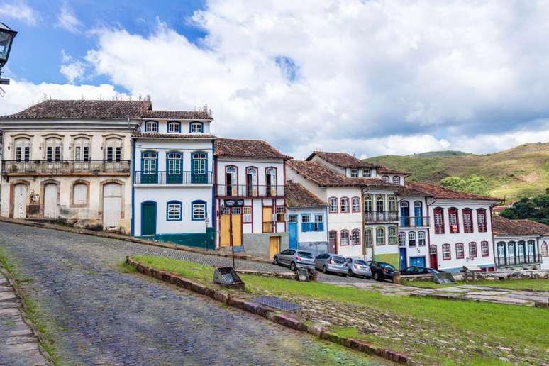 A praça Nossa Senhora do Rosário fica ao redor da igreja de mesmo nome 