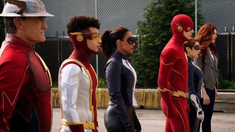 O maior universo da DC chega ao fim HOJE na TV e poucas pessoas estão ...