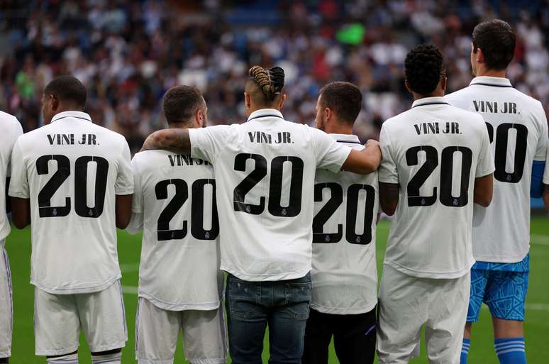 Jogadores do Real Madrid entraram com a camisa de Vini Jr