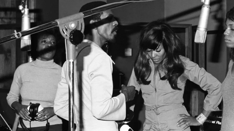 Tina Turner finalmente escapou de seu primeiro casamento com Ike, em 1976