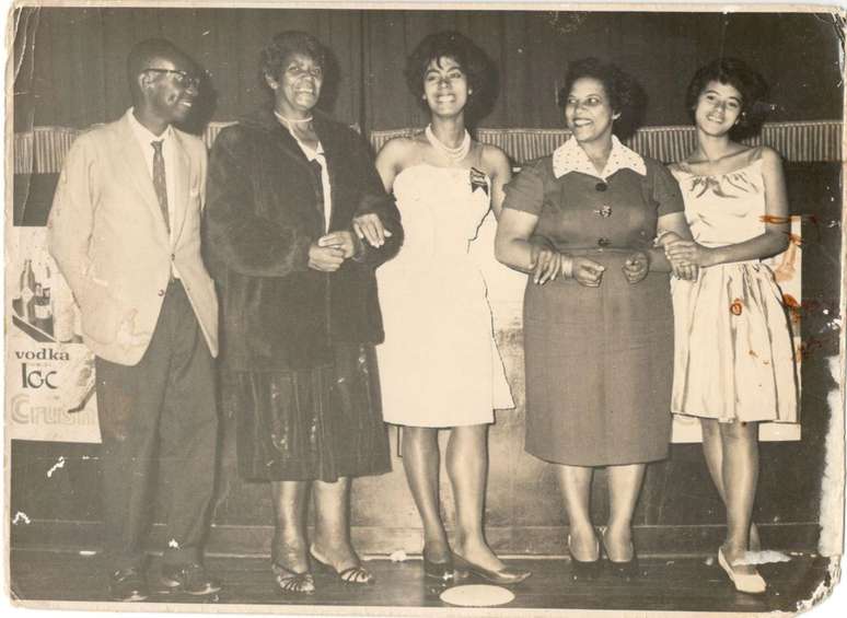 Abertura do 3º Congresso Nacional da Trabalhadora Doméstica, década de 1950. Laudelina é a de blusa preta.