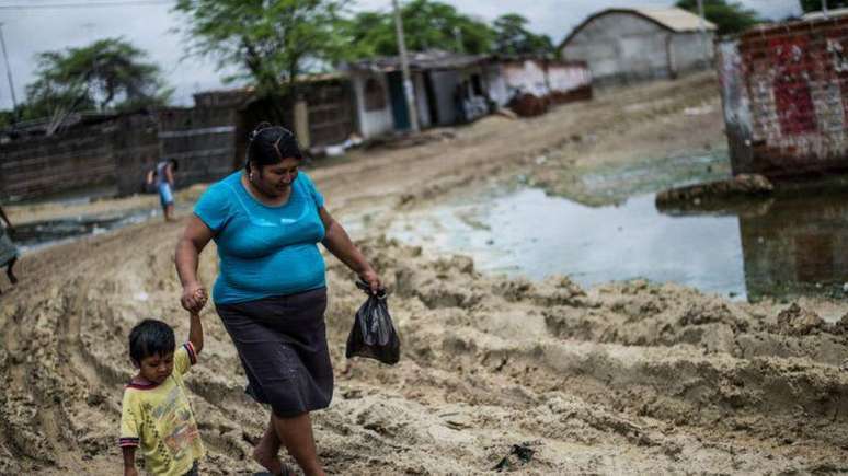 Inundações causadas pelo fenômeno El Niño de 2016-2017 no Peru afetaram 1,9 milhão de pessoas