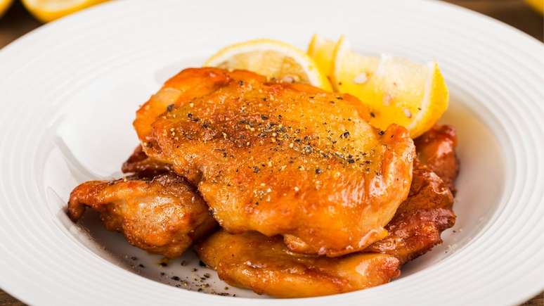 Frango com molho de mostarda e mel: receita para variar o cardápio!