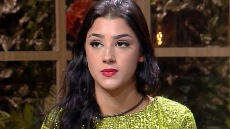 Bia Miranda radicalises her look and surprises when she appears with mega hair