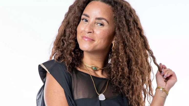 In Cannes, Domitilla Barros makes fun of Aline Wirley after an indirect
