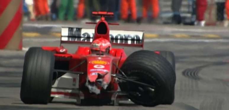 Schumacher após a batida no GP de 2004