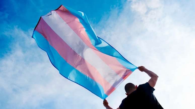Apoio médico especializado para pessoas trans é respaldado por leis e diretrizes 