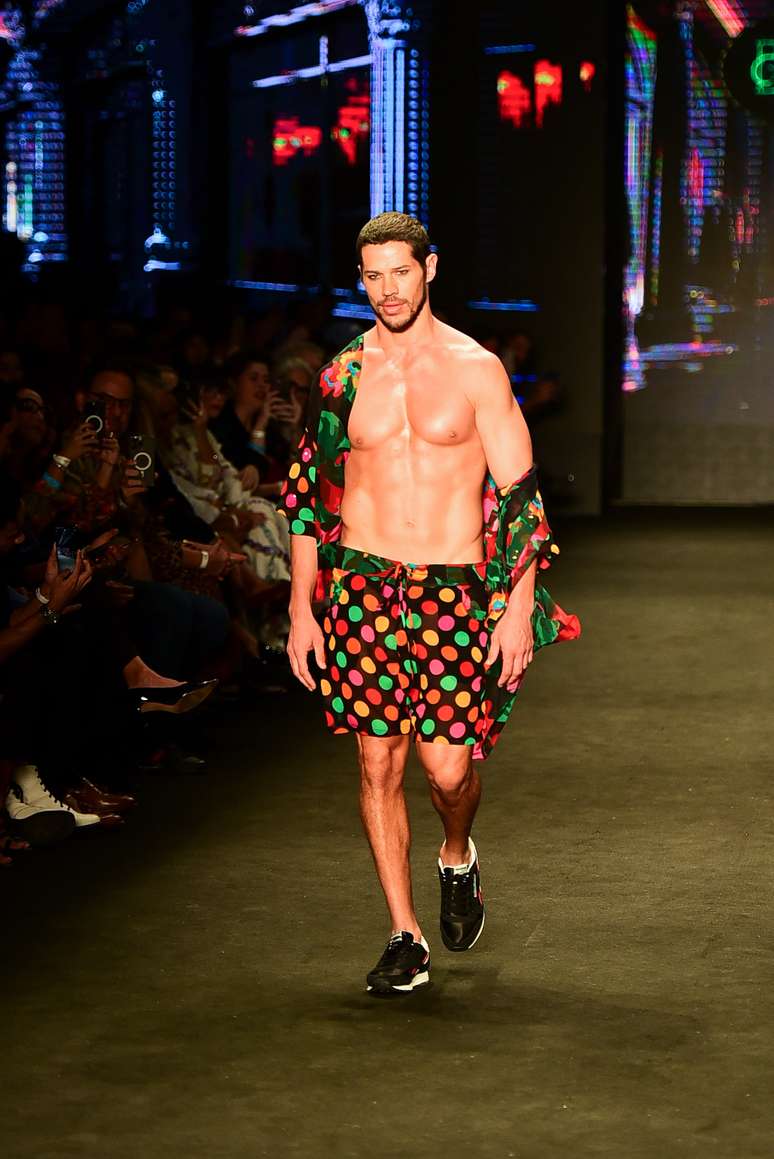 José Loreto in The Paradise fashion show 