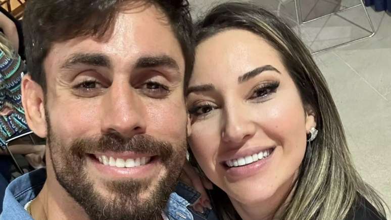 Amanda and Cara de Sapato are expected to make their relationship official next month