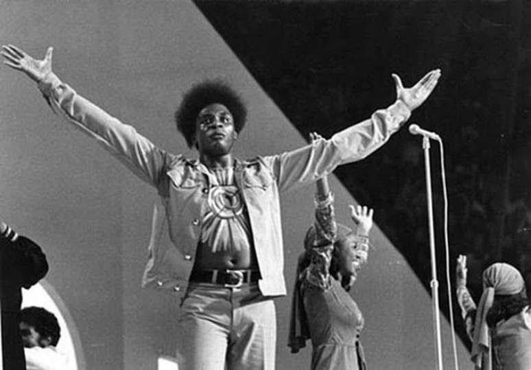 Tony Tornado durante o V Festival Internacional da Canção, em 1970.