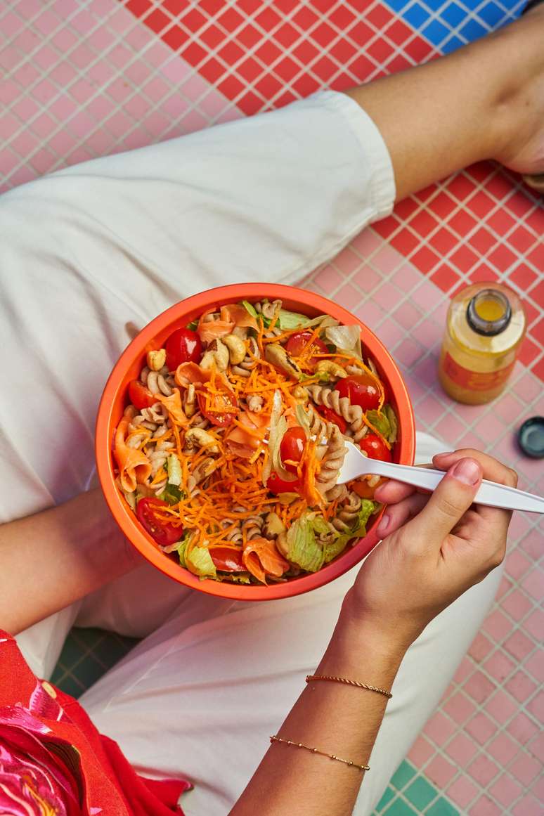 Que tal montar a salada com macarr&atilde;o?