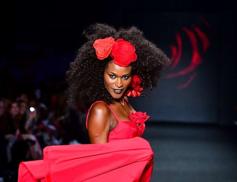 Carmelita no desfile da Santa Resistência 