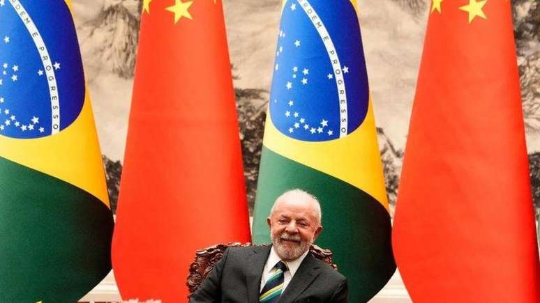 Em recente visita &agrave; China, Lula questionou se o com&eacute;rcio entre os pa&iacute;ses deveria ser respaldado por d&oacute;lares