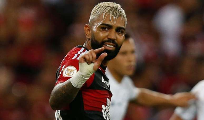 Ex de Gabigol revela cirurgia de aumento peniano do jogador.