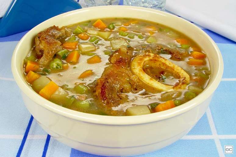 Learn how to make nutrient-packed marrowbone soup