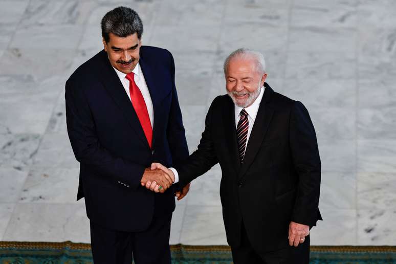 Lula diz que visita de Maduro é momento histórico e exalta parceria com Venezuela
