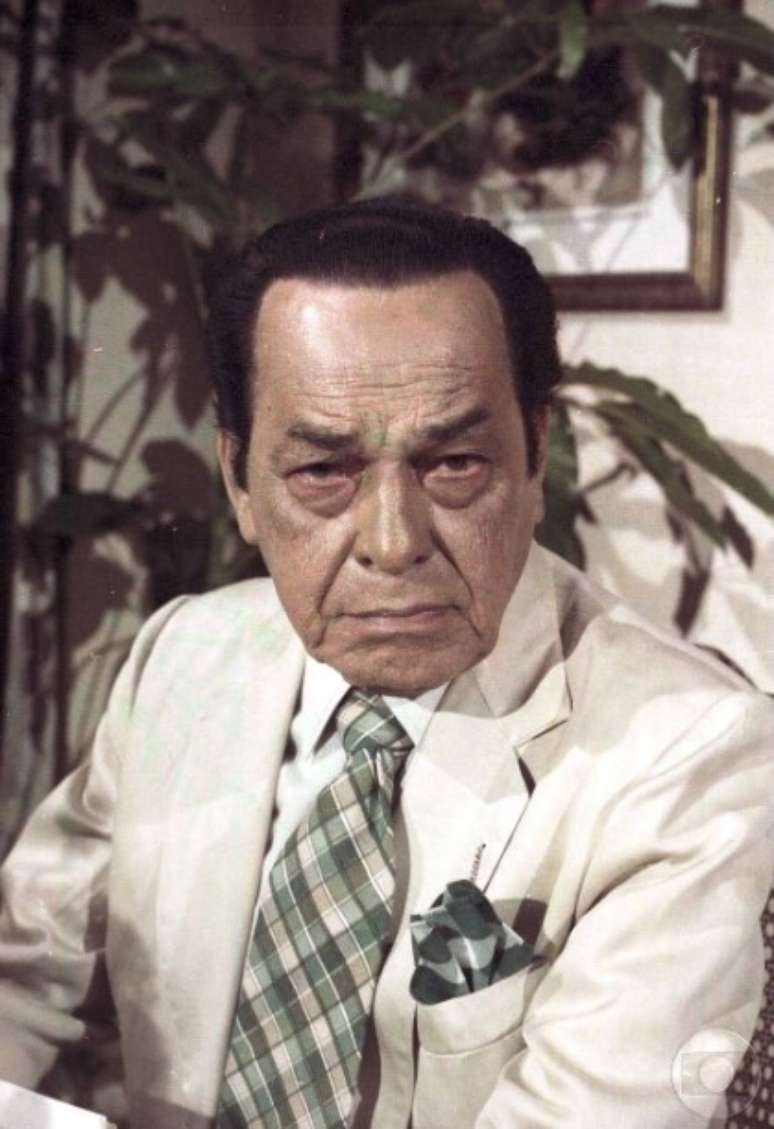 Na adapta&ccedil;&atilde;o de O Bem Amado para a TV, Odorico Paragua&ccedil;&uacute;, personagem de Paulo Gracindo, n&atilde;o podia ser chamado de coronel 