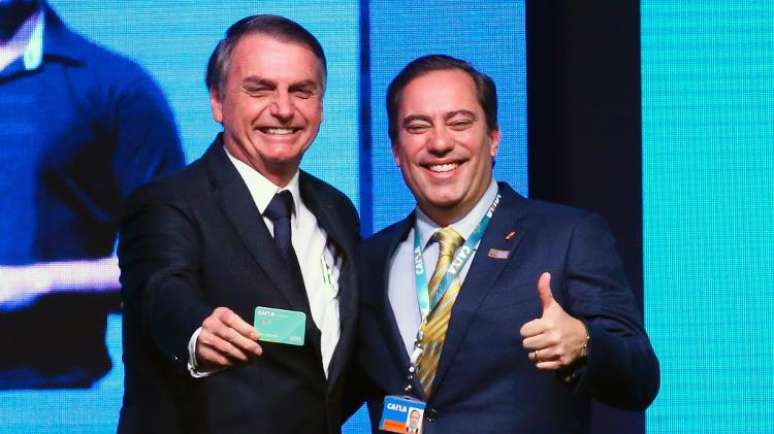 Jair Bolsonaro e Pedro Guimarães, ex presidente da Caixa, em evento em junho de 2022