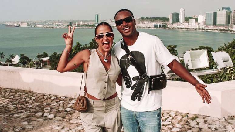 Carol Peixinho melts for Thiaguinho during a trip to Angola