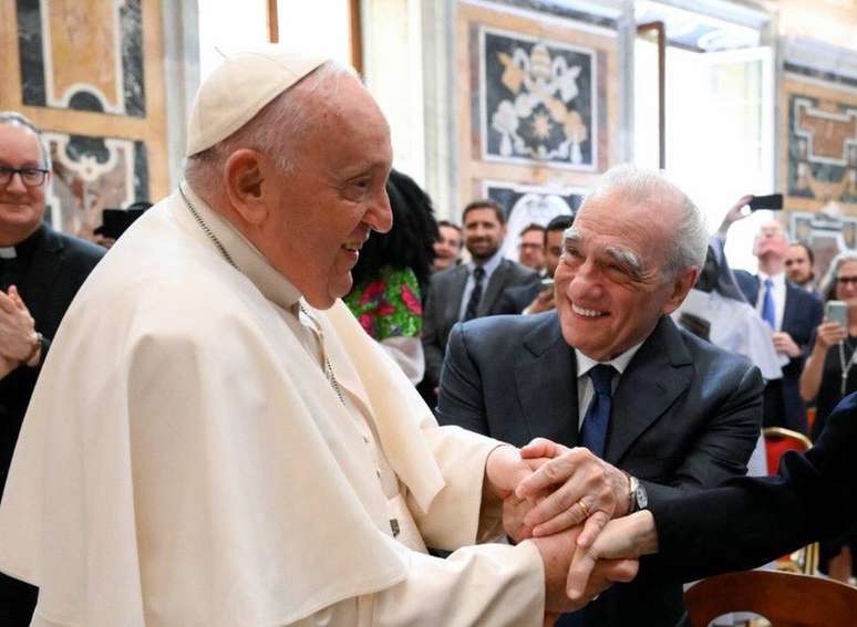 Papa Francisco e Martin Scorsese se encontram no Vaticano