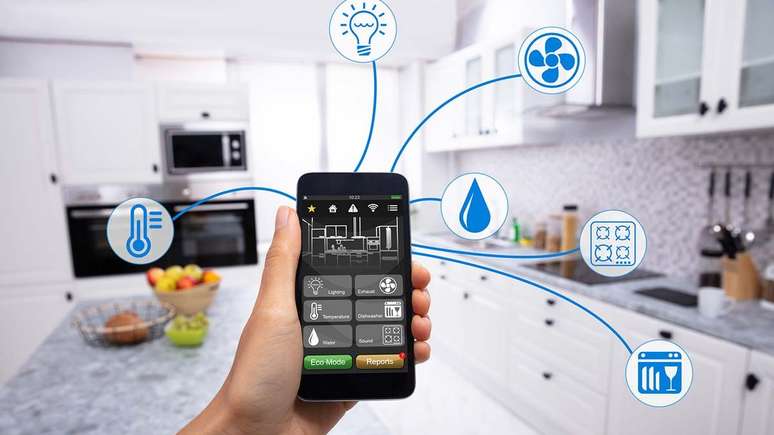 IOT permite que tudo em uma casa seja controlado pelo celular e em qualquer lugar!